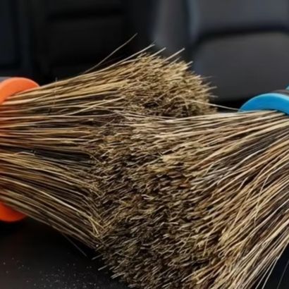 Dirt Brush Interior - فرشاة تنظيف داخلية للسيارات، مثالية لتنظيف